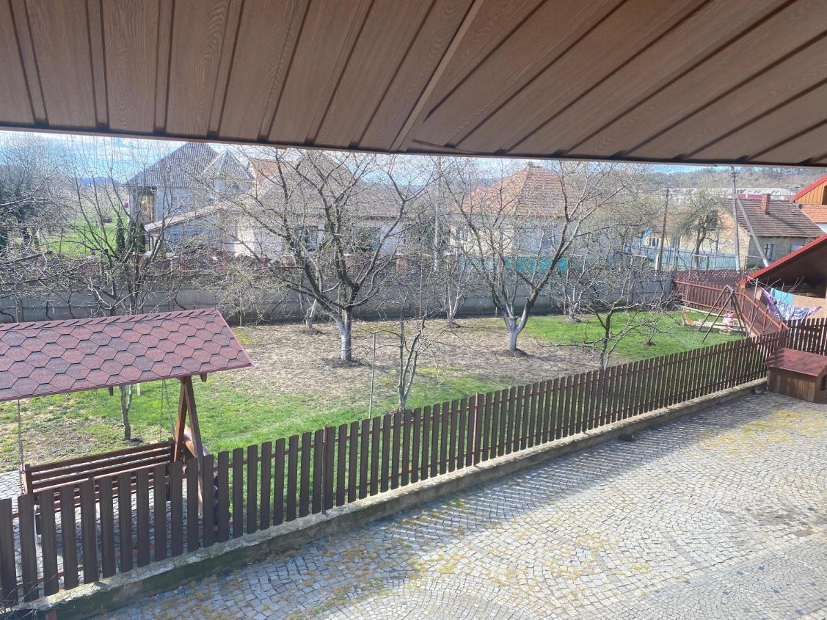 Катерина Hotel Chynadiyovo Екстериор снимка