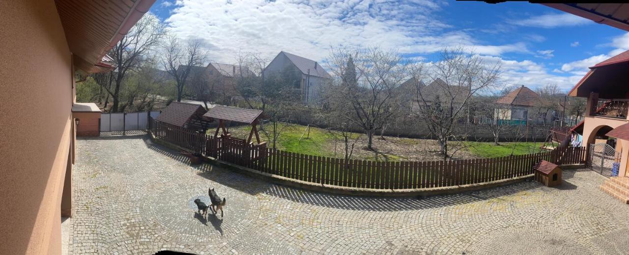 Катерина Hotel Chynadiyovo Екстериор снимка