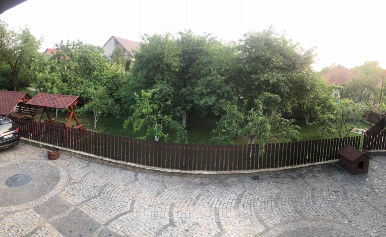 Катерина Hotel Chynadiyovo Екстериор снимка